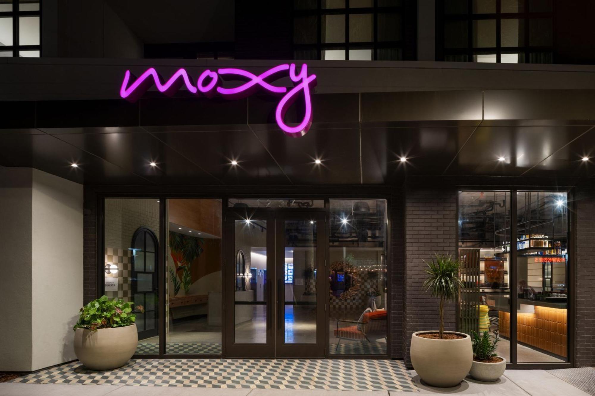 فندق Moxy St. Petersburg Downtown المظهر الخارجي الصورة